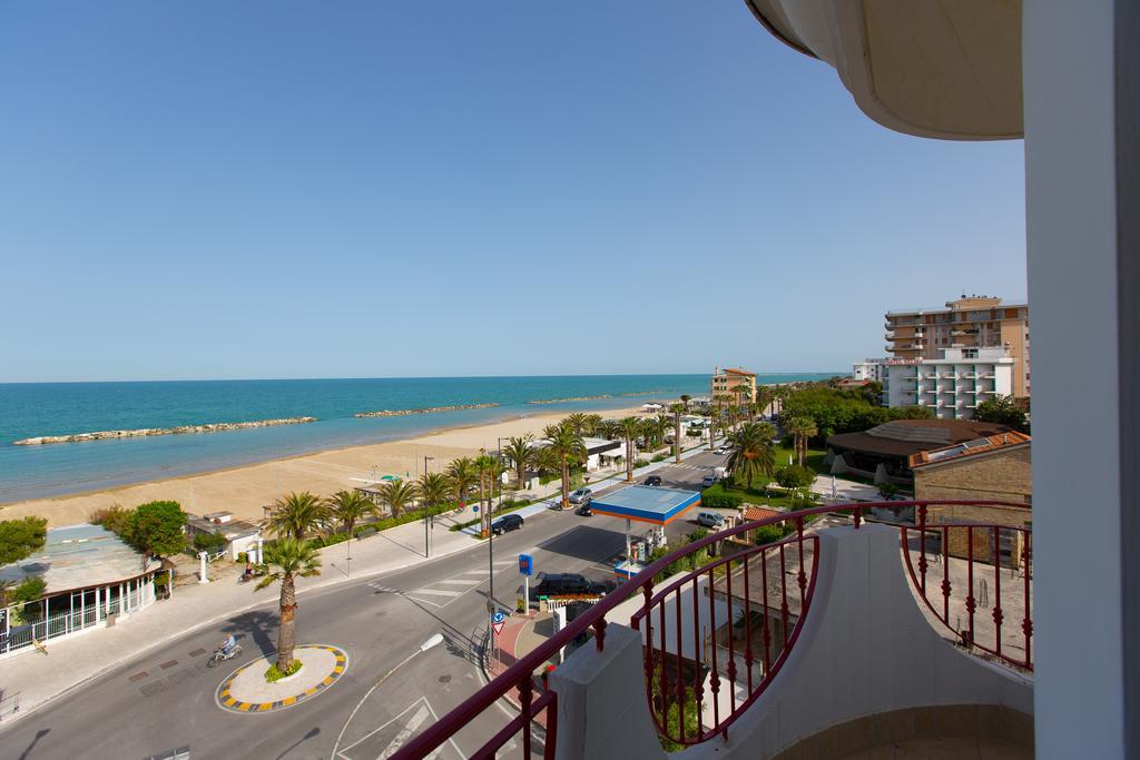 Hotel Ambassador Grottammare Quarto foto
